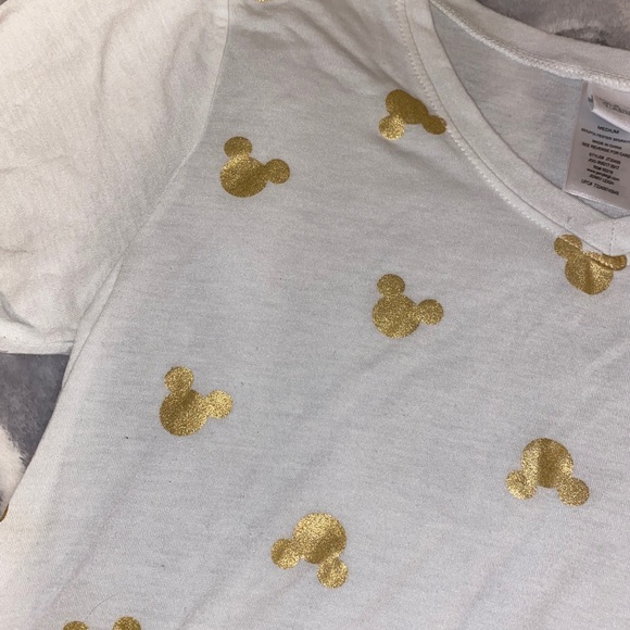Disney Tops - mickey head tshirt